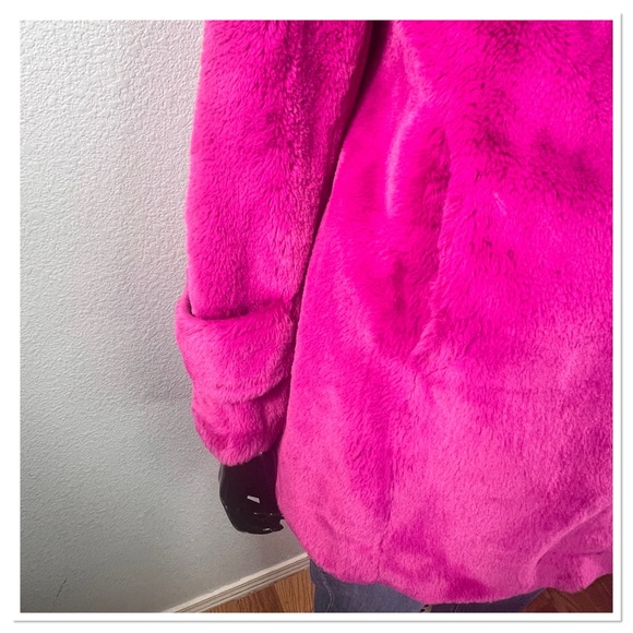 Betsy Johnson Women’s Plush Double-Breasted Faux Fur Coat Hot Pink Fuchsia Sz S - Picture 4 of 9